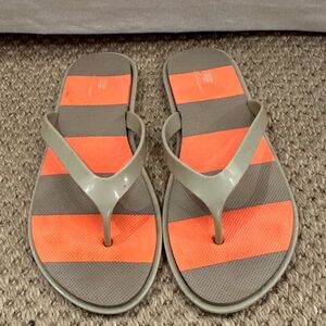 Striped Flip Flops with Orange and Gray by tech gear.size m/8-9